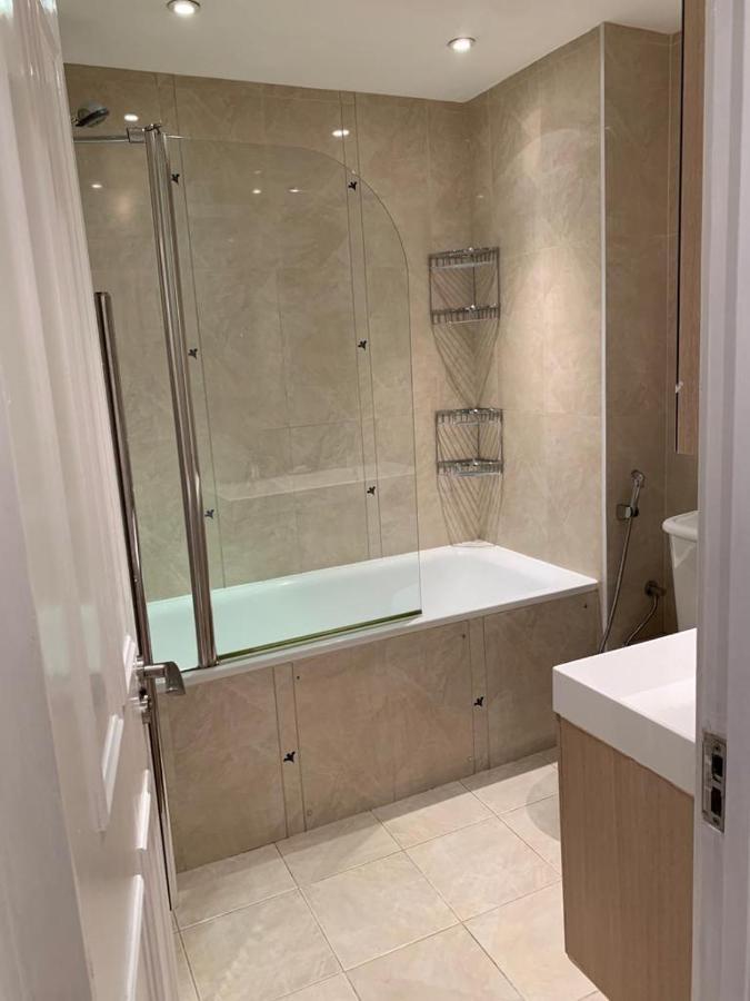 Lovely 3 Bedroom Apartment Лондон Экстерьер фото