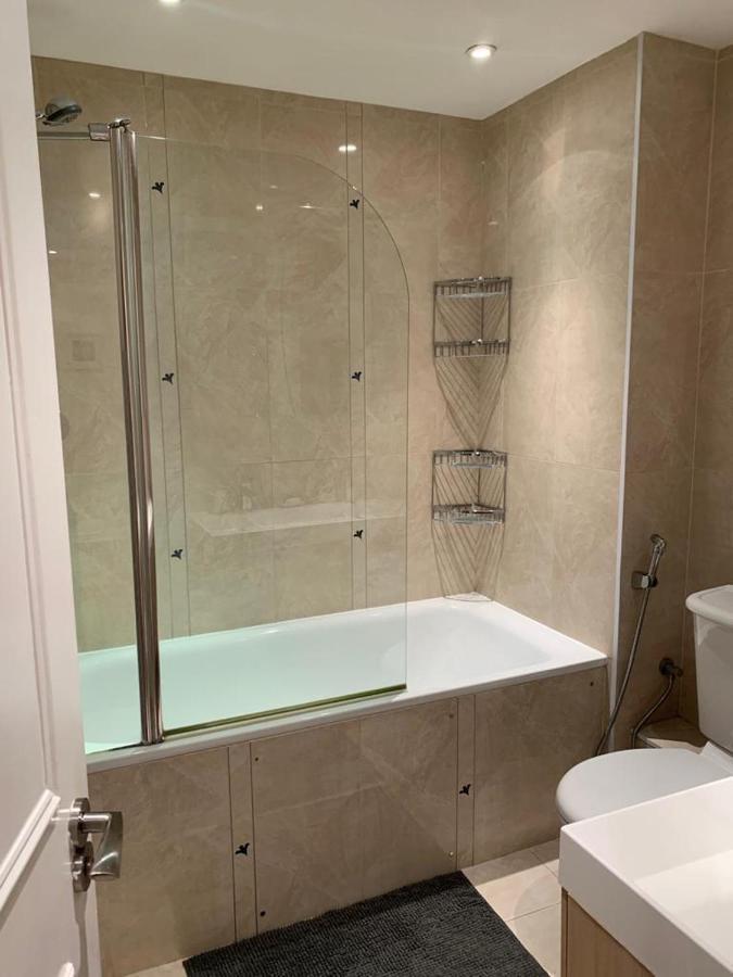 Lovely 3 Bedroom Apartment Лондон Экстерьер фото