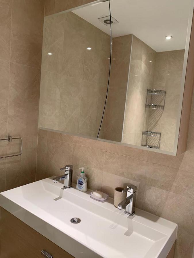 Lovely 3 Bedroom Apartment Лондон Экстерьер фото