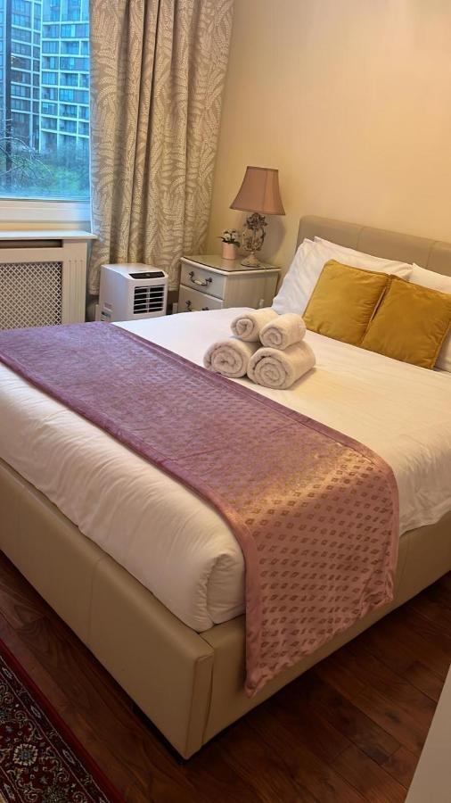 Lovely 3 Bedroom Apartment Лондон Экстерьер фото